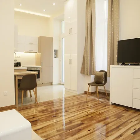 Roxana Apartment